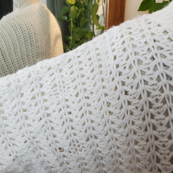 UK2LA | Cream Knit Synched Sleeves Crew Neck Drop Shoulder Sweater (Size L) - Picture 5 of 9